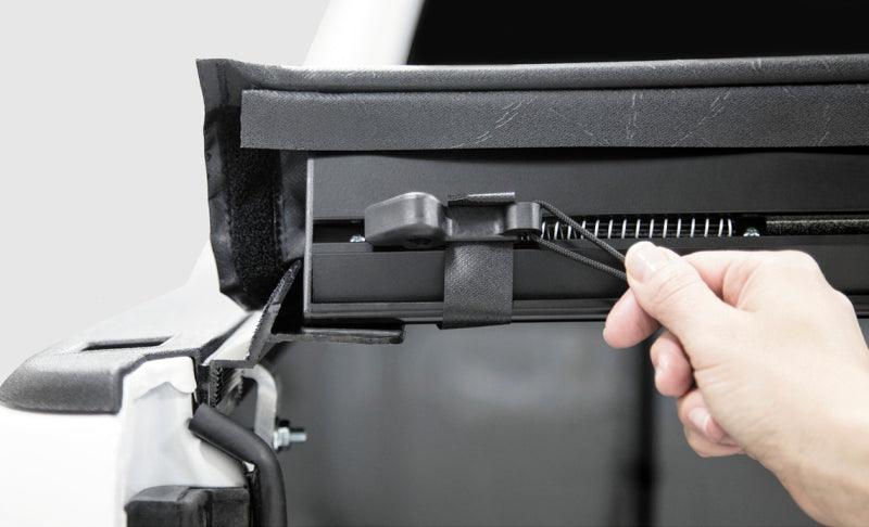 Access Literider 01-06 Ford Explorer Sport Trac (4 Dr) 4ft 2in Bed (Bolt On) Roll-Up Cover - Crew Original