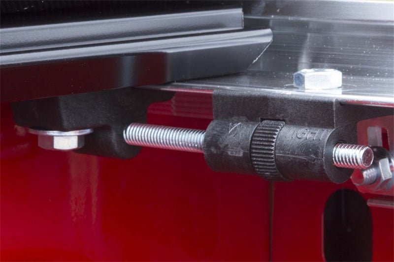 Access Tonnosport 99-06 Chevy/GMC Full Size 6ft 6in Stepside Bed (Bolt On) Roll-Up Cover - Crew Original