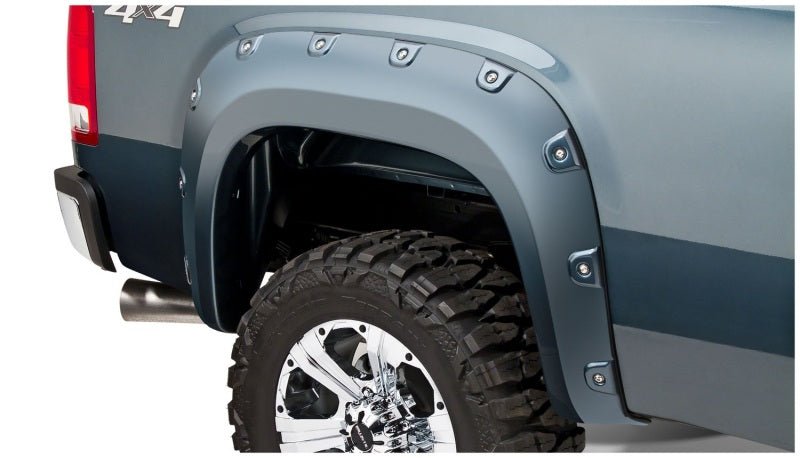 Bushwacker 07-10 GMC Sierra 3500 Fleetside Boss Pocket Style Flares 4pc Excludes Dually - Black - Crew Original