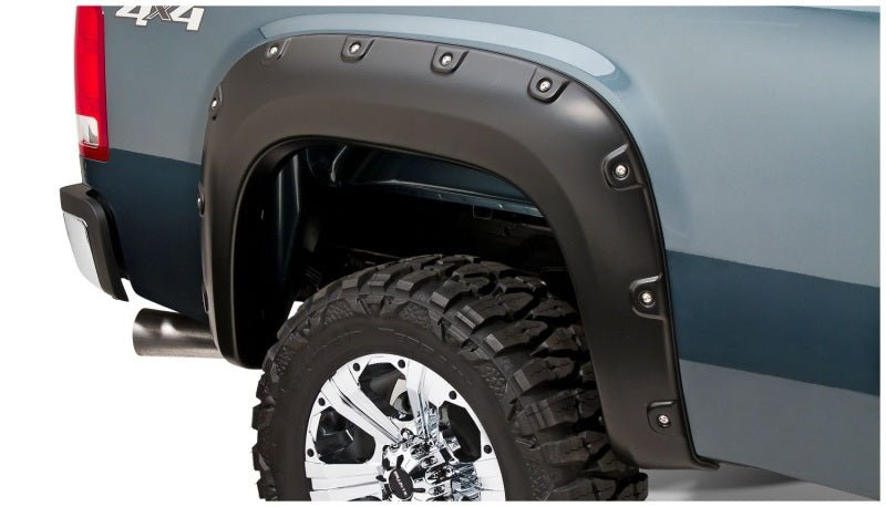 Bushwacker 07-10 GMC Sierra 3500 Fleetside Boss Pocket Style Flares 4pc Excludes Dually - Black - Crew Original