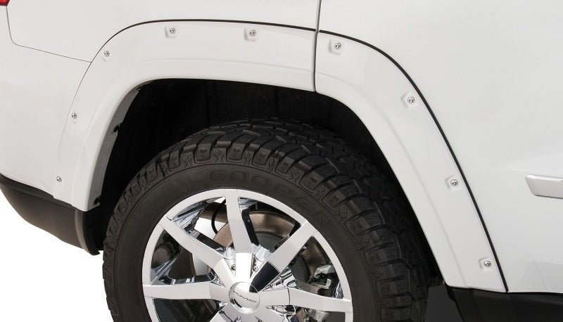 Bushwacker 11-18 Jeep Grand Cherokee Pocket Style Flares 2pc Does Not Fit SRT8 - Black - Crew Original