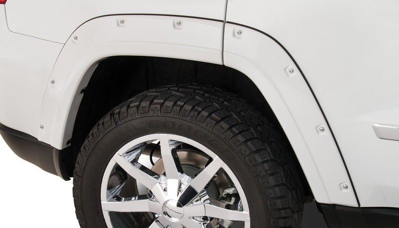 Bushwacker 11-18 Jeep Grand Cherokee Pocket Style Flares 4pc Does Not Fit SRT8 - Black - Crew Original
