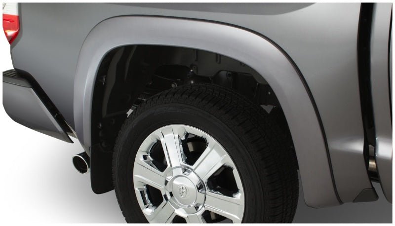 Bushwacker 14-18 Toyota Tundra Fleetside OE Style Flares 4pc 66.7/78.7/97.6in Bed - Black - Crew Original