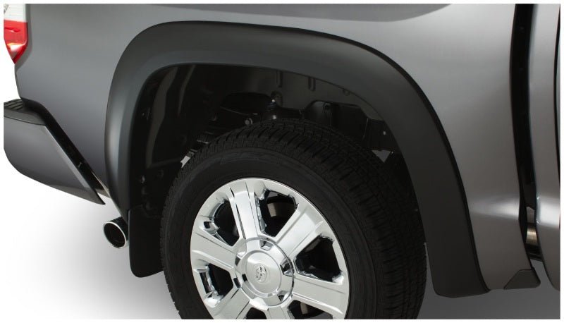 Bushwacker 14-18 Toyota Tundra Fleetside OE Style Flares 4pc 66.7/78.7/97.6in Bed - Black - Crew Original