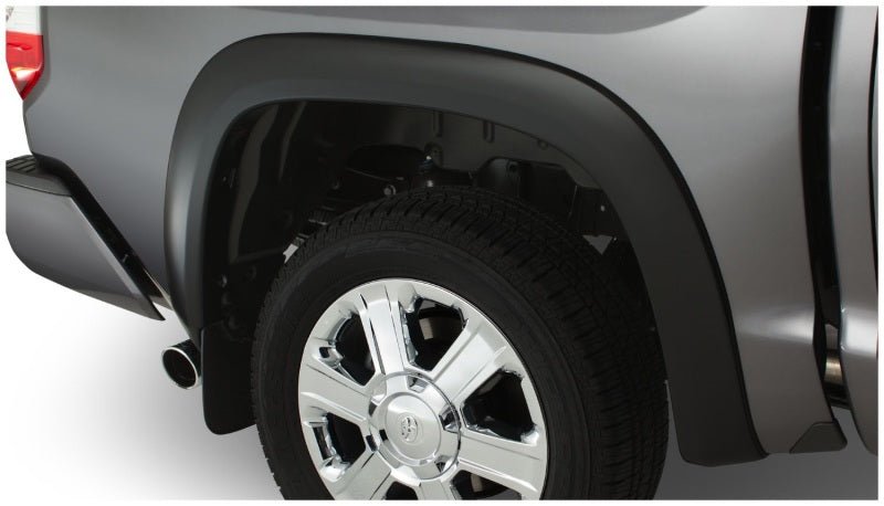 Bushwacker 14-18 Toyota Tundra Fleetside OE Style Flares 4pc 66.7/78.7/97.6in Bed - Black - Crew Original