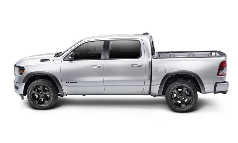 Bushwacker 19-22 Ram 1500 (Excl. Rebel/TRX) 76.3 & 67.4in Bed OE Style Flares 4pc Set - Blk / Smooth - Crew Original