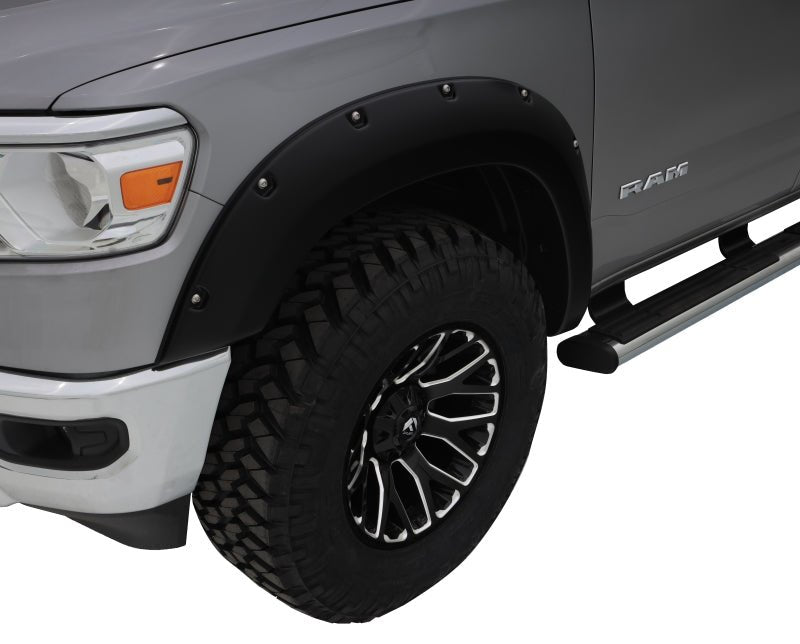 Bushwacker 19-22 Ram 1500 (Excl. Rebel/TRX) 76.3 & 67.4in Bed Pocket Style Flares 4pc Set - Black - Crew Original
