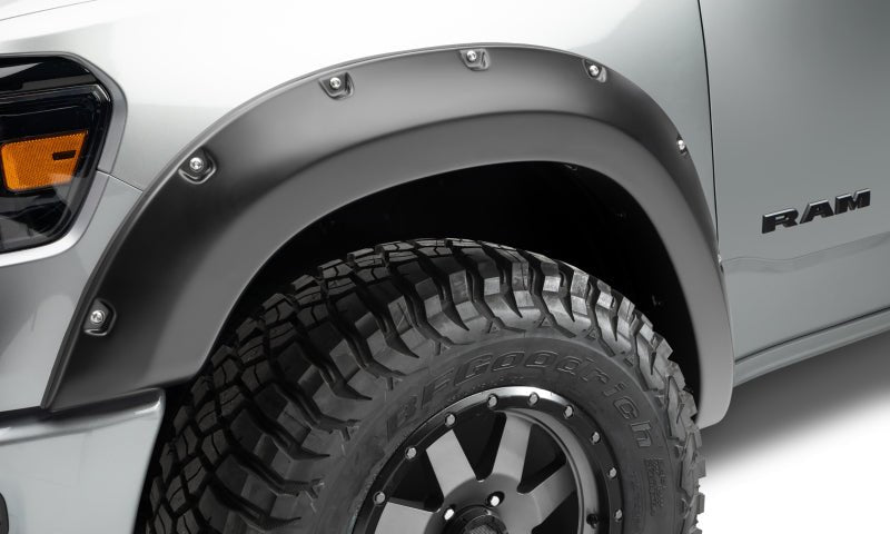 Bushwacker 19-22 Ram 1500 (Excl. Rebel/TRX) 76.3 & 67.4in Bed Pocket Style Flares 4pc Set - Black - Crew Original