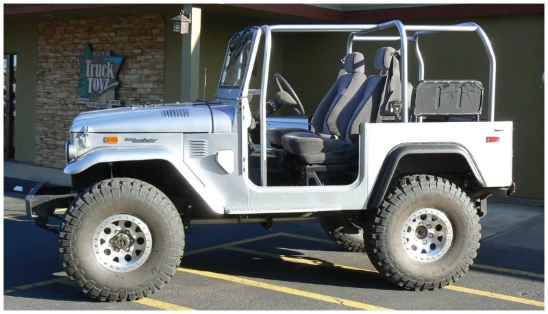 Bushwacker 65-84 Toyota Land Cruiser Cutout Style Flares 2pc - Black - Crew Original