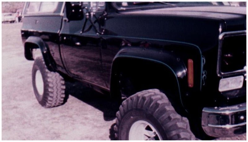 Bushwacker 75-80 Chevy K10 Suburban Cutout Style Flares 2pc - Black - Crew Original