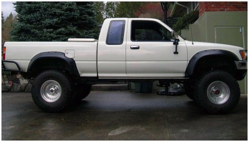 Bushwacker 89-95 Toyota Cutout Style Flares 2pc - Black - Crew Original