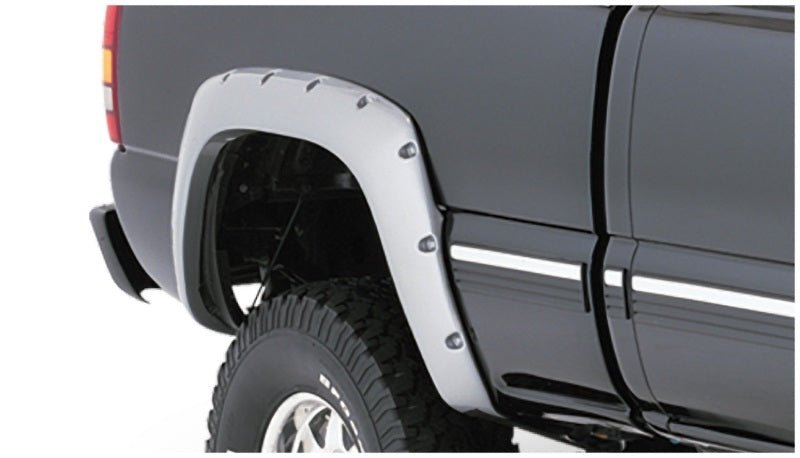 Bushwacker 99-06 Chevy Silverado 1500 Fleetside Cutout Style Flares 2pc 78.0/96.0in Bed - Black - Crew Original