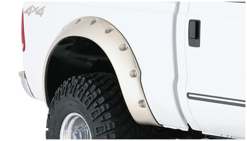 Bushwacker 99-10 Ford F-250 Super Duty Styleside Cutout Style Flares 2pc 98.0/98.6in Bed - Black - Crew Original