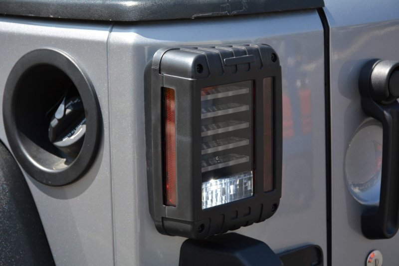 DV8 Offroad 07-18 Jeep Wrangler JK Octagon LED Tail Light - Crew Original