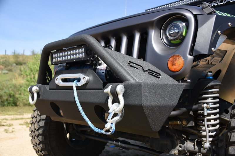 DV8 Offroad 07-18 Jeep Wrangler JK/JL FS-15 Steel Stubby Front Bumper w/ Fog Lights - Crew Original