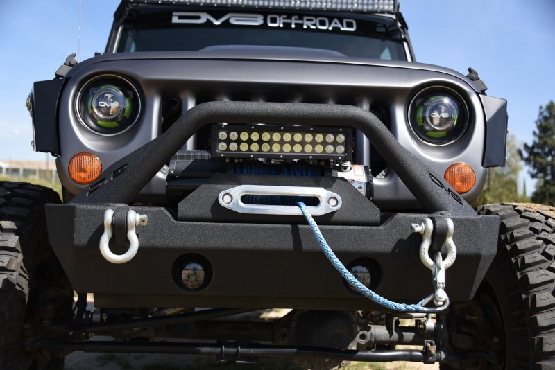 DV8 Offroad 07-18 Jeep Wrangler JK/JL FS-15 Steel Stubby Front Bumper w/ Fog Lights - Crew Original