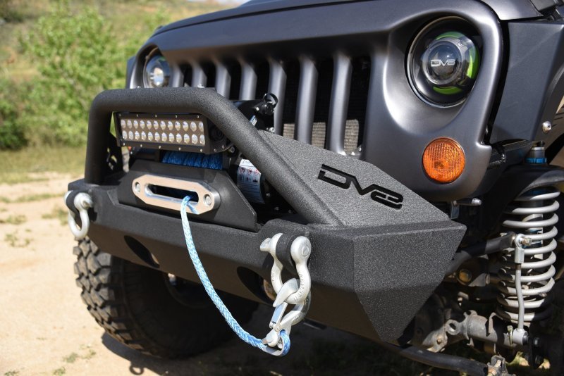 DV8 Offroad 07-18 Jeep Wrangler JK/JL FS-15 Steel Stubby Front Bumper w/ Fog Lights - Crew Original