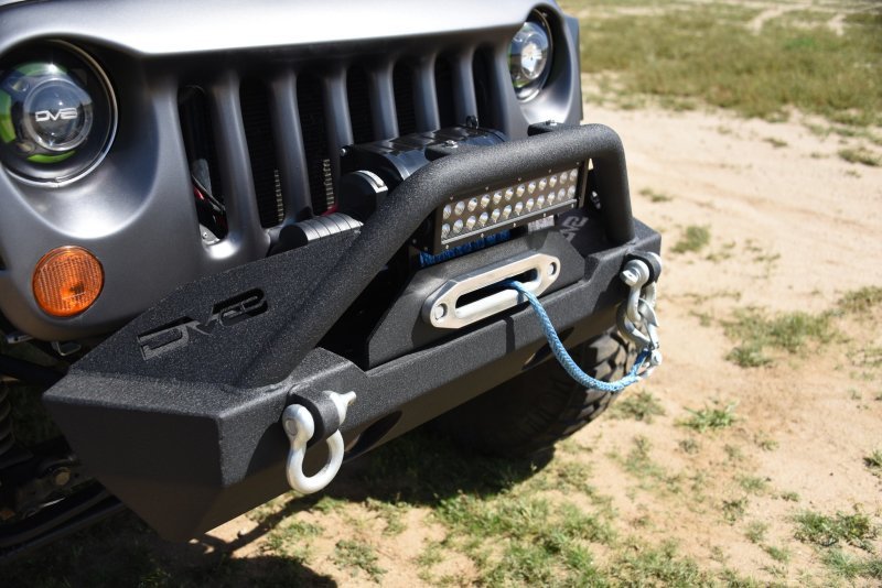 DV8 Offroad 07-18 Jeep Wrangler JK/JL FS-15 Steel Stubby Front Bumper w/ Fog Lights - Crew Original