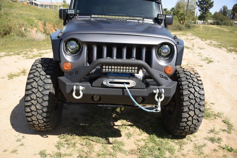 DV8 Offroad 07-18 Jeep Wrangler JK/JL FS-15 Steel Stubby Front Bumper w/ Fog Lights - Crew Original