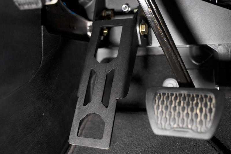 DV8 Offroad 18-20 Jeep Wrangler JL Adjustable Dead Pedal - Crew Original
