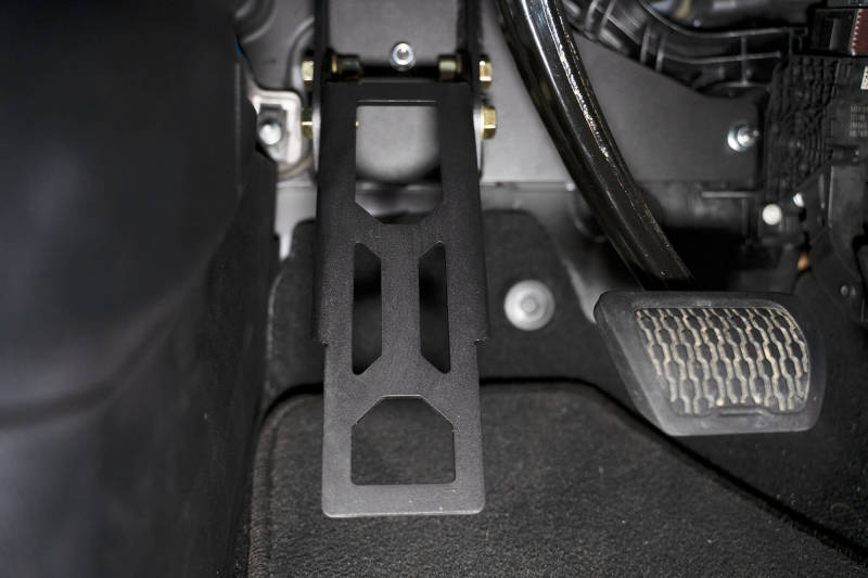DV8 Offroad 18-20 Jeep Wrangler JL Adjustable Dead Pedal - Crew Original