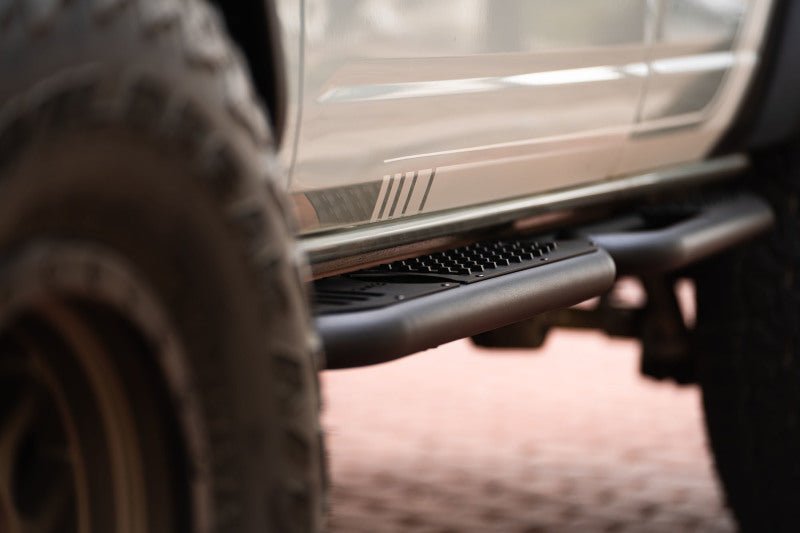 DV8 Offroad 21-22 Ford Bronco OE Plus Series Side Steps - Crew Original