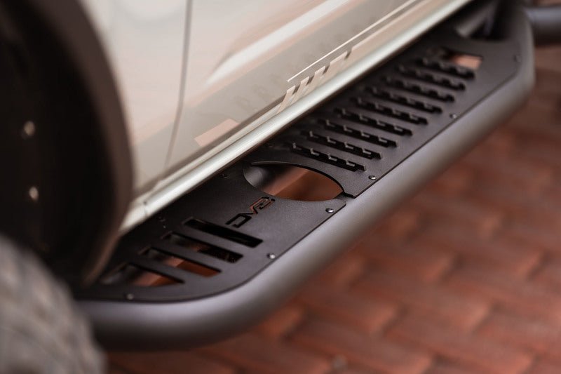 DV8 Offroad 21-22 Ford Bronco OE Plus Series Side Steps - Crew Original