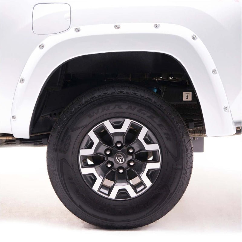 EGR 14+ Chev Silverado 6-8ft Bed Bolt-On Look Color Match Fender Flares - Set - Summit White - Crew Original