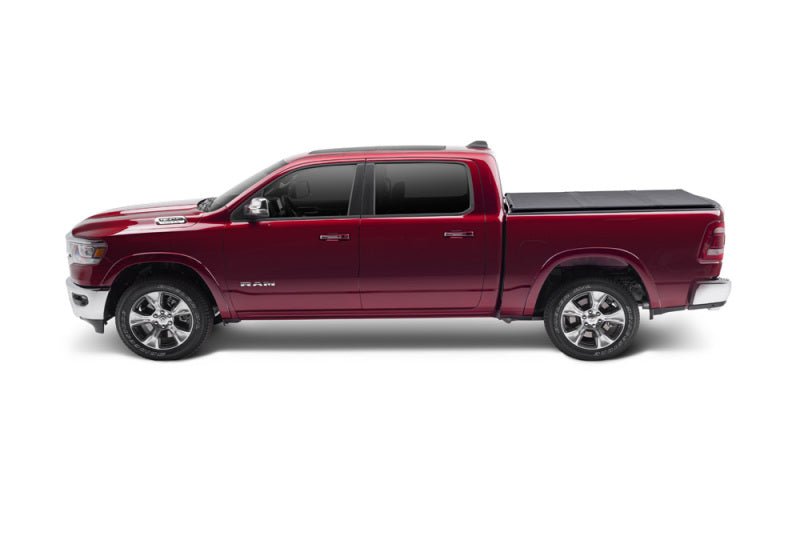 Extang 19-20 Dodge Ram (5 ft 7 in) with multifunction (split) tailgate Solid Fold 2.0 - Crew Original