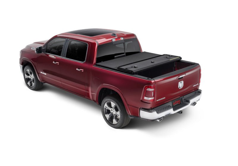 Extang 19-20 Dodge Ram (5 ft 7 in) with multifunction (split) tailgate Solid Fold 2.0 - Crew Original