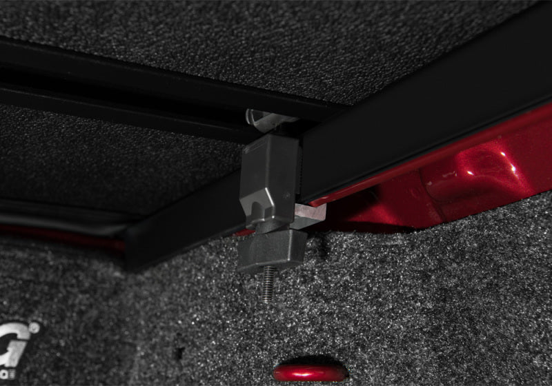 Extang 2019 Chevy/GMC Silverado/Sierra 1500 (New Body Style - 5ft 8in) Solid Fold 2.0 - Crew Original