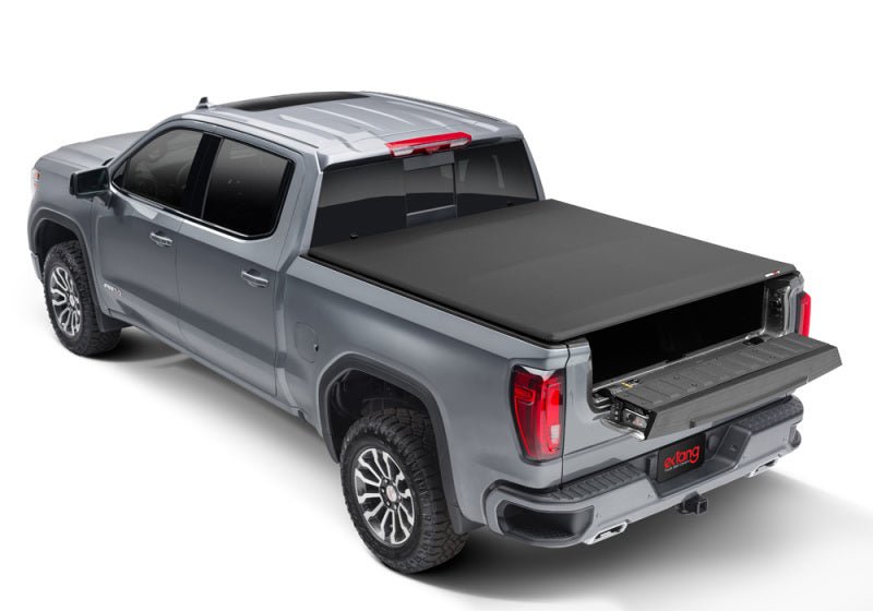 Extang 2019 Chevy/GMC Silverado/Sierra 1500 (New Body Style - 5ft 8in) Trifecta Signature 2.0 - Crew Original