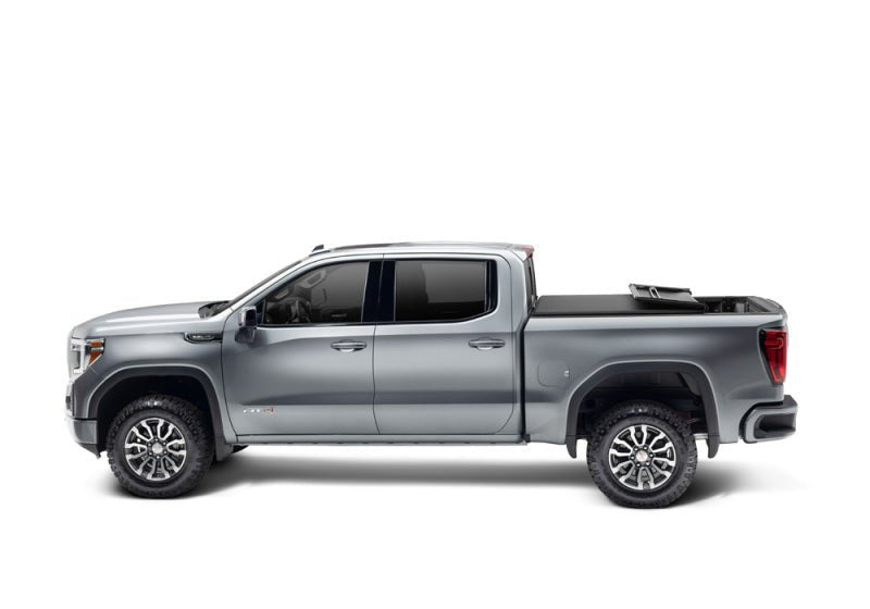 Extang 2019 Chevy/GMC Silverado/Sierra 1500 (New Body Style - 5ft 8in) Trifecta Signature 2.0 - Crew Original