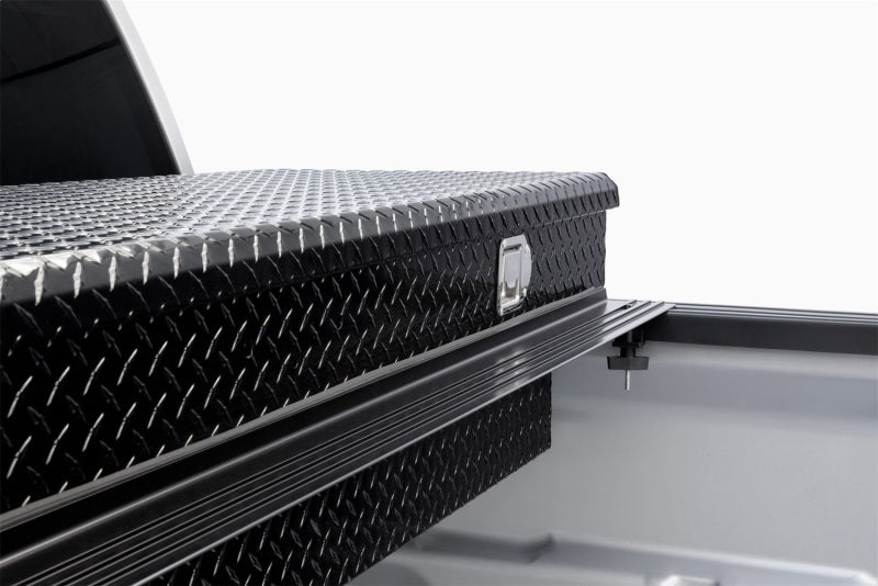 Extang 99-06 Chevy/GMC Silverado/Sierra (Incl HD - 6-1/2ft) Trifecta Toolbox 2.0 - Crew Original