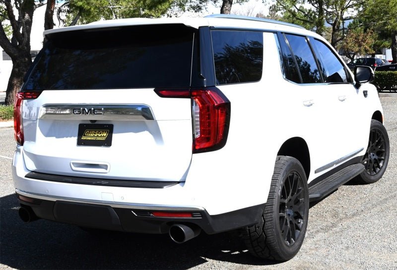 Gibson 21-22 Chevy Tahoe High Country 6.2L 4WD 2.5in Cat-Back Dual Split T409 SS Exhaust - Black - Crew Original