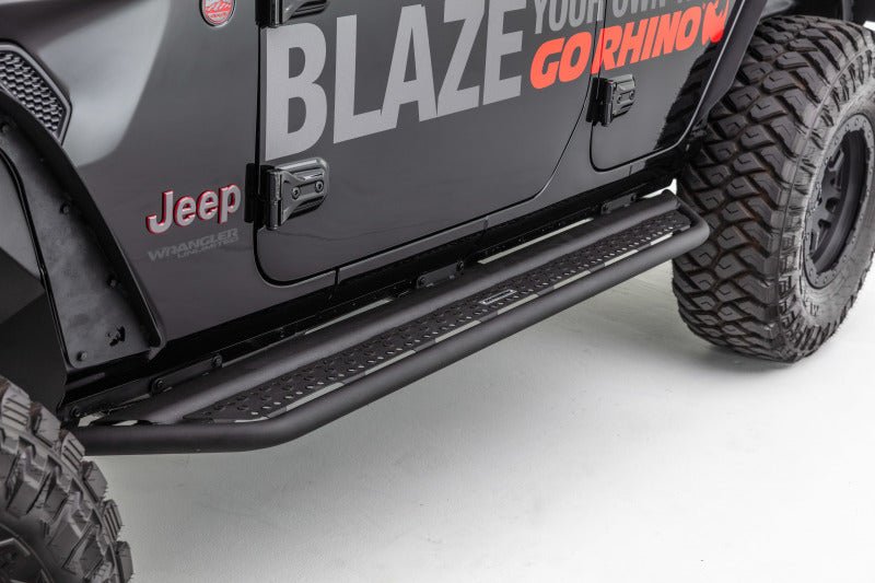Go Rhino 18-20 Jeep Wrangler JLU Dominator Extreme D6 SideSteps Complete Kit w/SideStep + Brkts - Crew Original